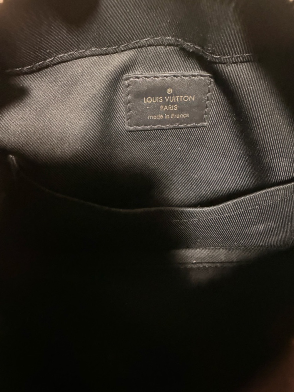 Authentic Louis Vuitton Monogram
Canvas Saintonge Shoulder Bag - Picture 4 of 12